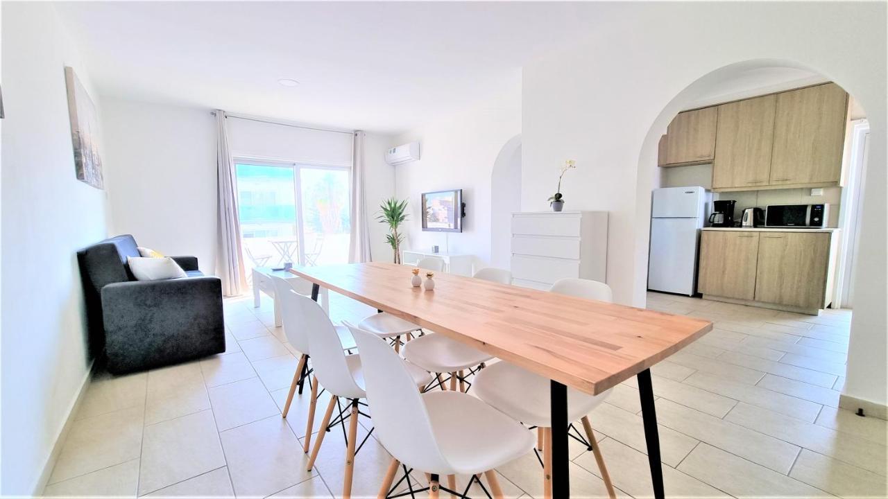 Spacious Lightflooded 2Br Apt / Near Center & Harbour Lárnaca Exterior foto