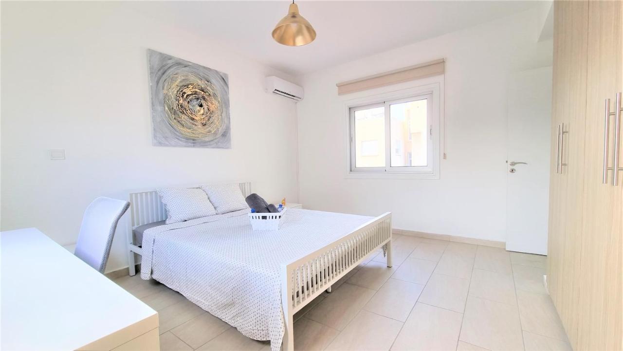 Spacious Lightflooded 2Br Apt / Near Center & Harbour Lárnaca Exterior foto